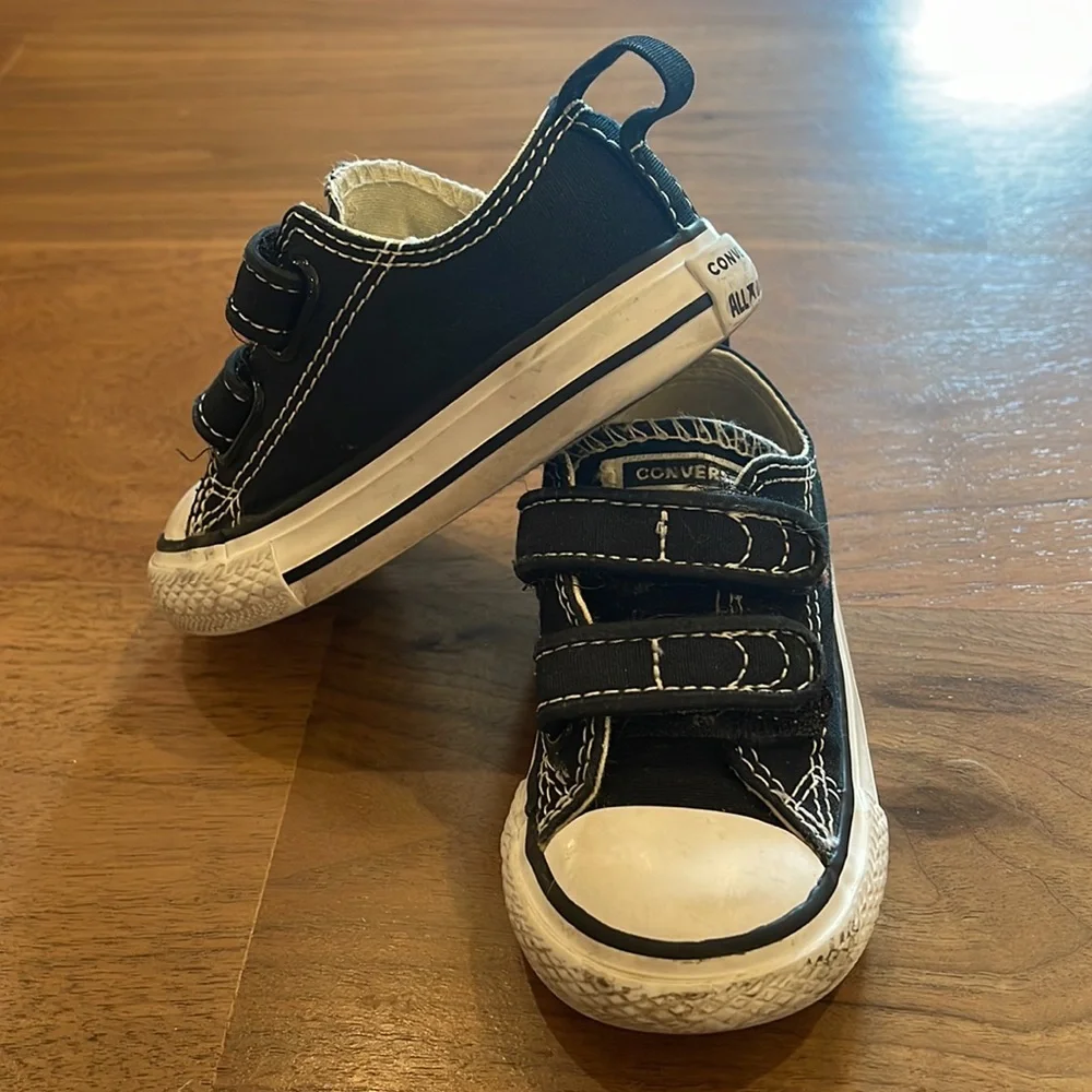 Converse all star Velcro black toddler sneakers size 4